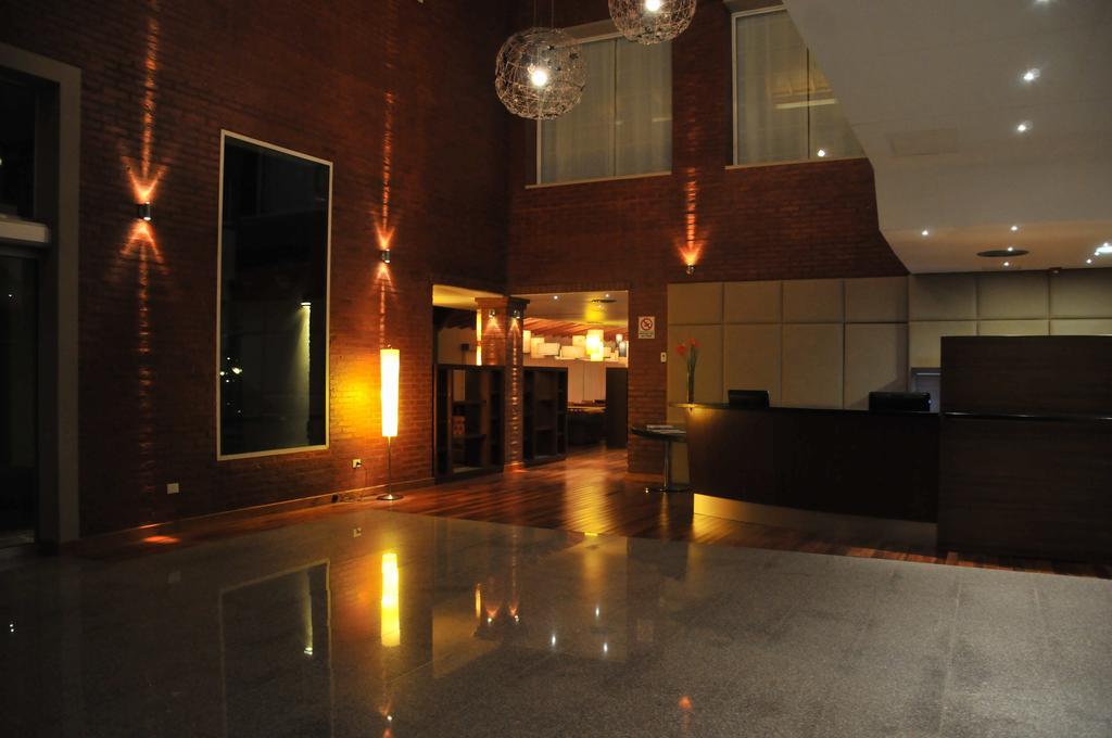 Antu Malal Hotel Plaza Huincul Exterior foto